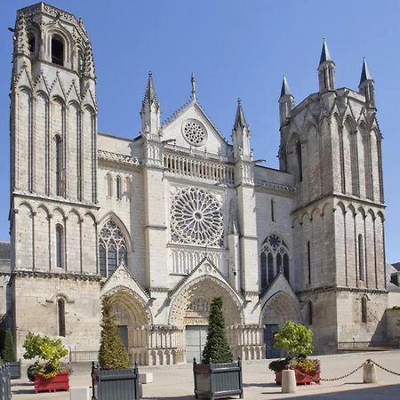• Bel Appartement - Centre Historique De Poitiers Ngoại thất bức ảnh