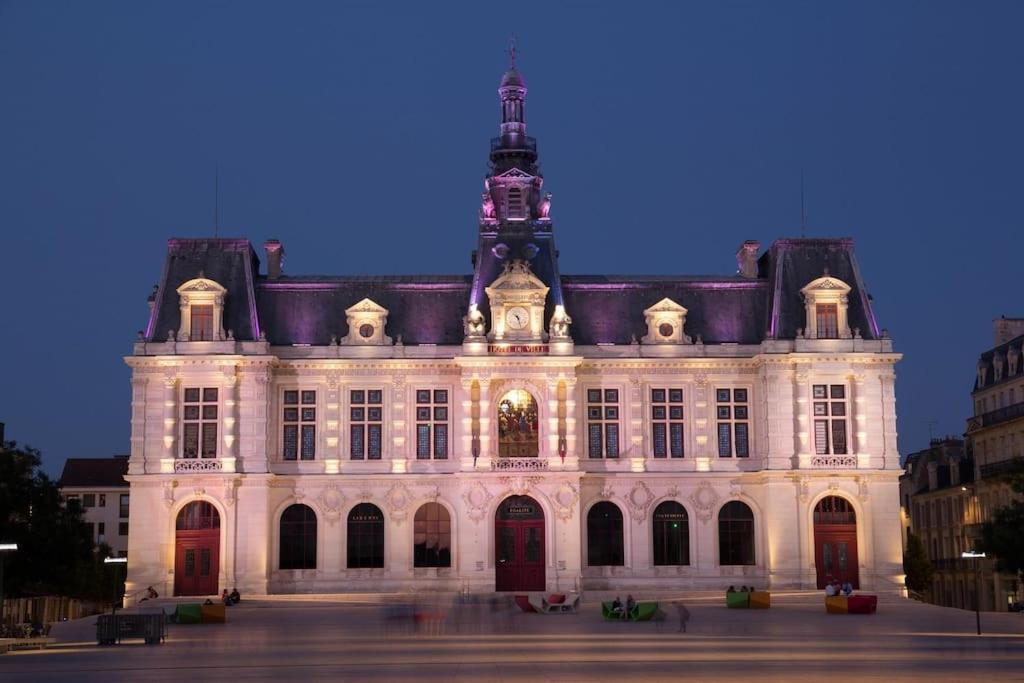 • Bel Appartement - Centre Historique De Poitiers Ngoại thất bức ảnh