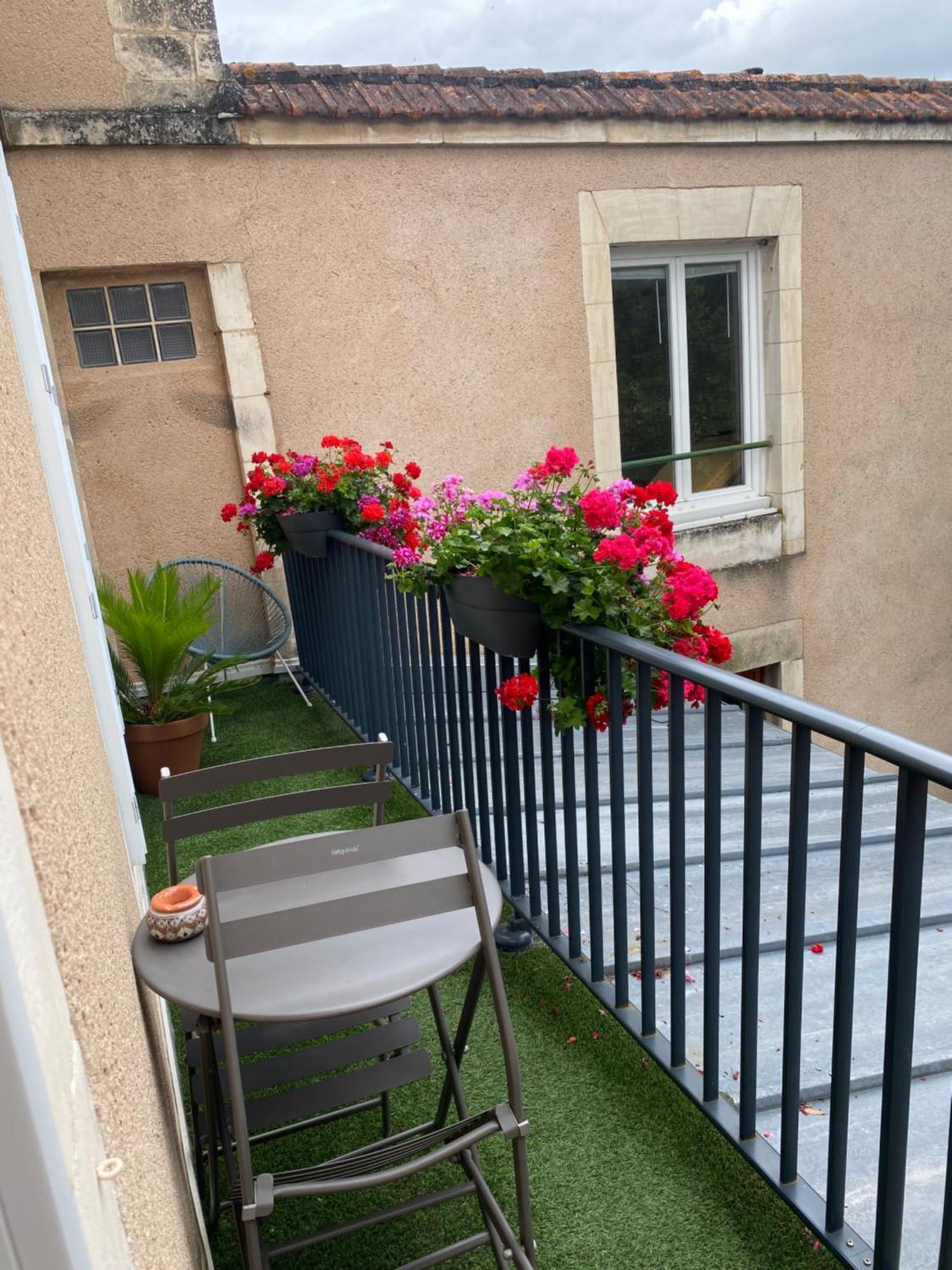 • Bel Appartement - Centre Historique De Poitiers Ngoại thất bức ảnh