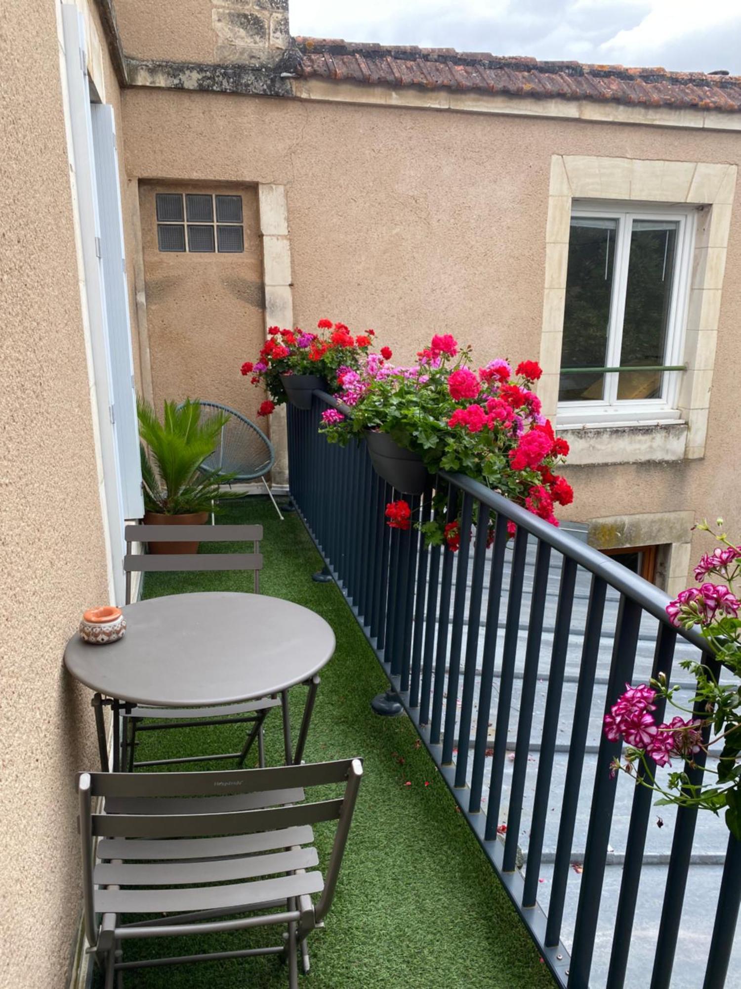 • Bel Appartement - Centre Historique De Poitiers Ngoại thất bức ảnh